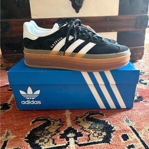 Adidas Originals Women's Gazelle Bold Shoes 8, Shoes run large!